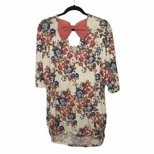 Tempted Los Angeles Floral Bow Back Knit Top